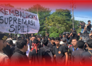Tuntut Pembatalan UU TNI, Ratusan Mahasiswa Palangka Raya Demo di DPRD Kalteng