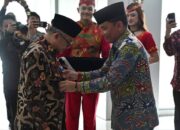 Gubernur dan Wagub Kalteng Sambut Kedatangan Mendikdasmen RI di Bandara Tjilik Riwut Palangka Raya