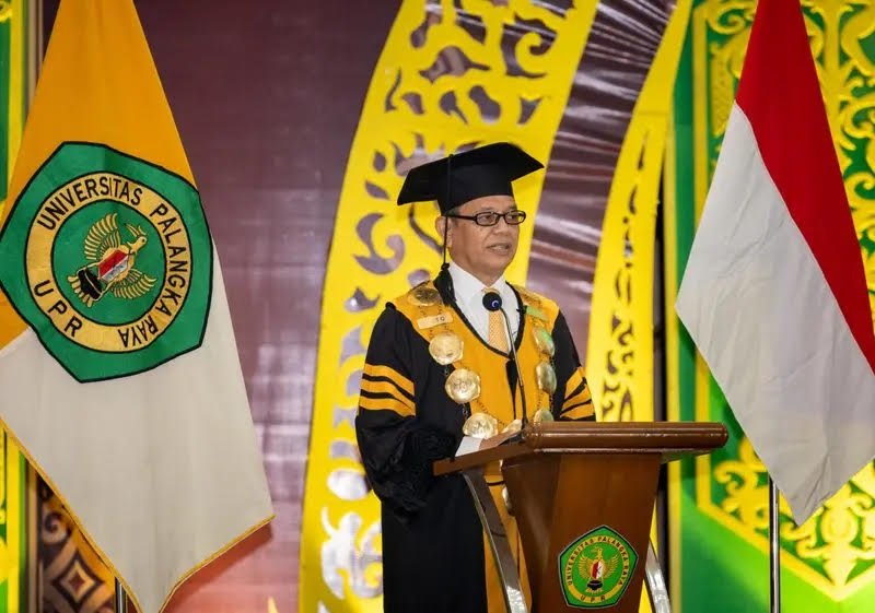 1.267 Lulusan UPR Dikukuhkan, Rektor Dorong Alumni Ambil Peran Hadapi Persoalan Kalteng