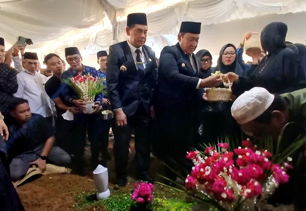 Wagub Edy Pratowo Lepas Koyem ke Peristirahatan Terakhir: Selamat Jalan Pejuang, Jasamu Kami Kenang