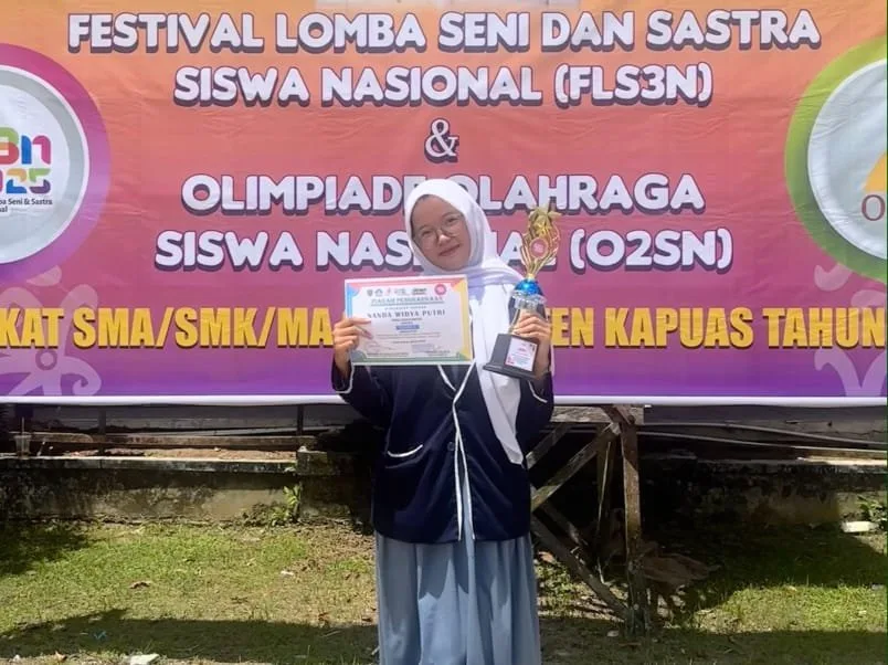 Siswi SMAN 2 Kuala Kapuas Raih Juara 3 Jurnalistik FLS3N 2026 lewat Karya Pelestarian Budaya Dayak