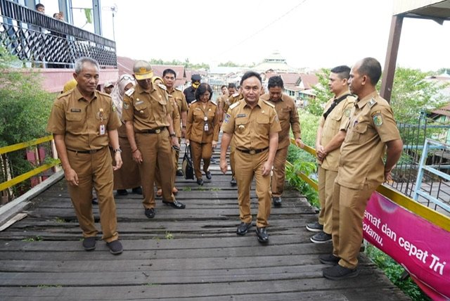 Gubernur Sugianto Sabran Ingin Tata Kawasan Ponton Jadi Kampung Wisata