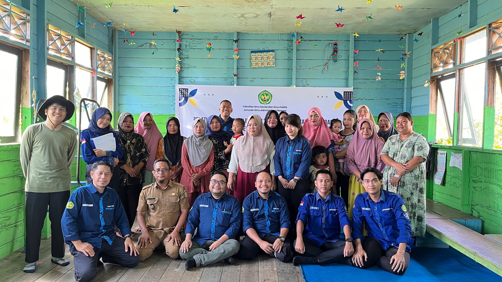 Gelar PKM di Kelurahan Danau Tundai, Dosen dan Mahasiswa Fisip UPR Bantu Masyarakat Manfaatkan Potensi Lokal