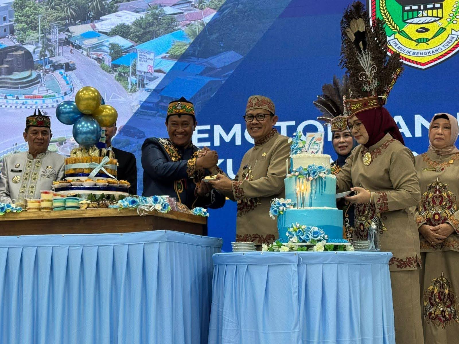 Wakil Gubernur Edy Pratowo Pimpin Upacara HUT ke-75 Barito Utara, Tekankan Pembangunan dan Demokrasi
