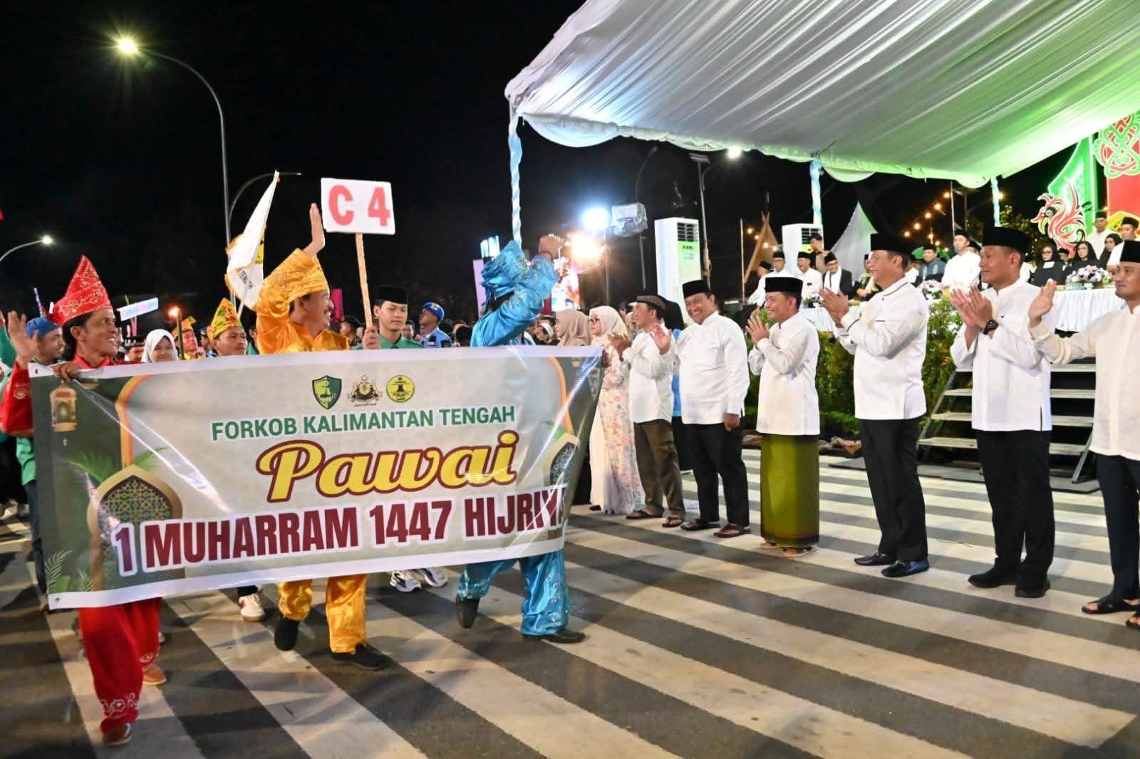 Gema Tahun Baru Islam 1447 H, Ribuan Warga Kalteng Ikuti Pawai Muharram Bersama Gubernur