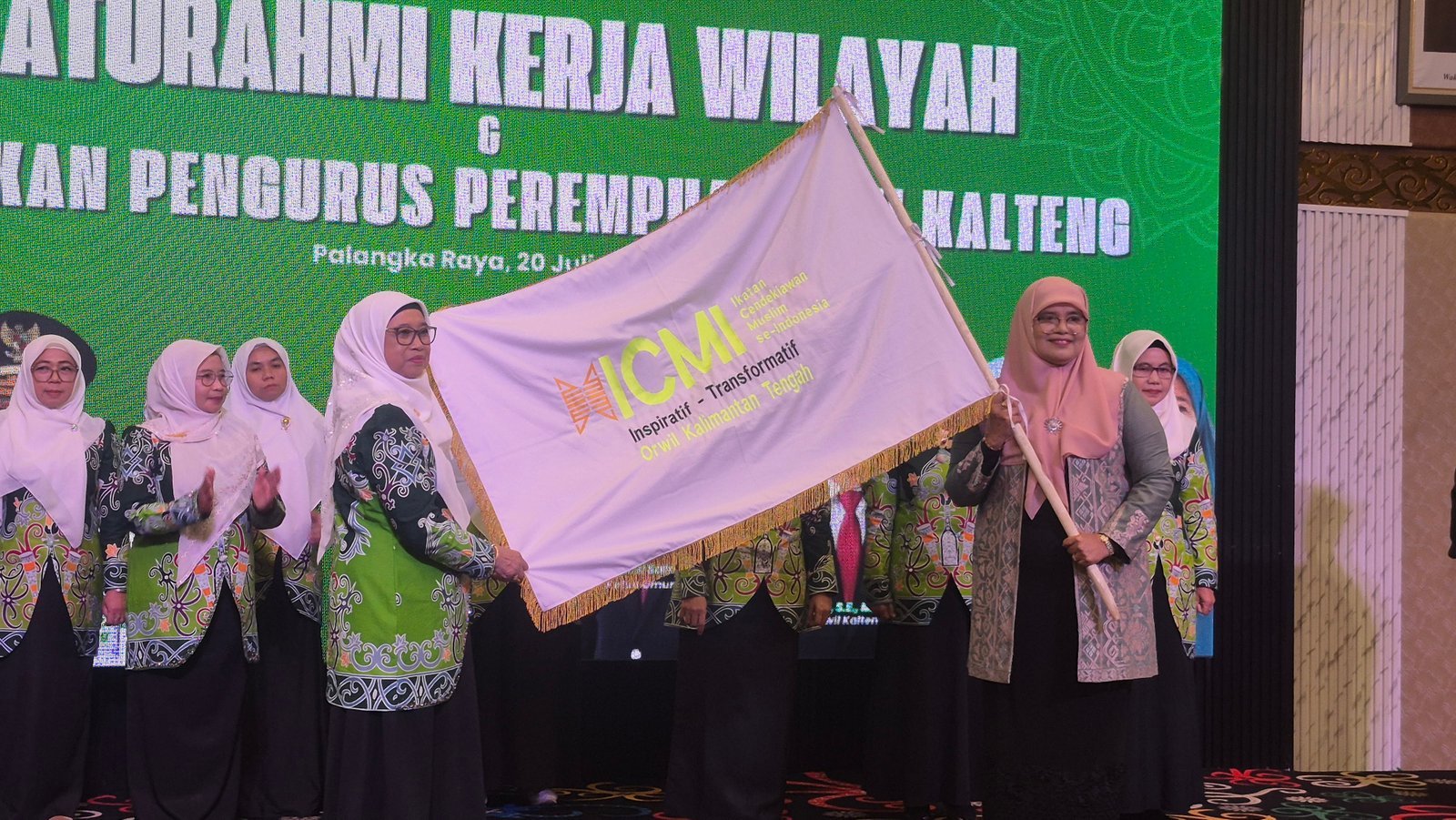 Prof. Hamdanah Resmi Pimpin Perempuan ICMI Kalteng: Siap Tingkatkan Kapasitas Wanita
