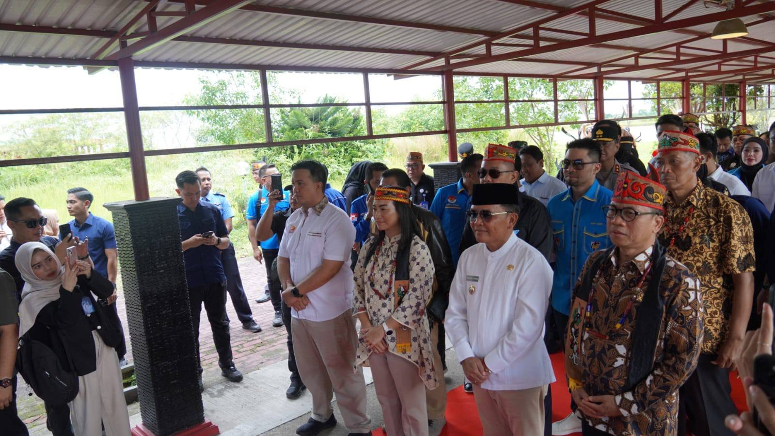 Gubernur Kalteng Sambut Hangat Menteri Desa, Wamendiktisaintek dan Ketua DPP TIDAR di Bumi Tambun Bungai