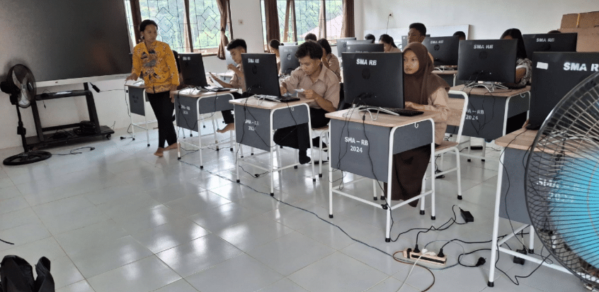 Tenaga Surya dan Starlink Jadi Solusi, SMAN 1 Rungan Barat Sukses Gelar Gladi AN