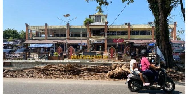 Fairid Naparin Pastikan Aktivitas PKL Tetap Berjalan Selama Perbaikan Pasar Datah Manuah
