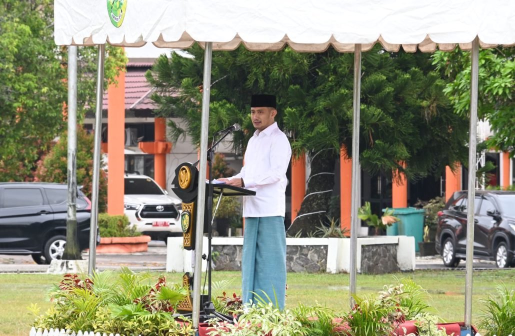 Wali Kota Fairid Naparin Pimpin Upacara Hari Santri Nasional di Palangka Raya