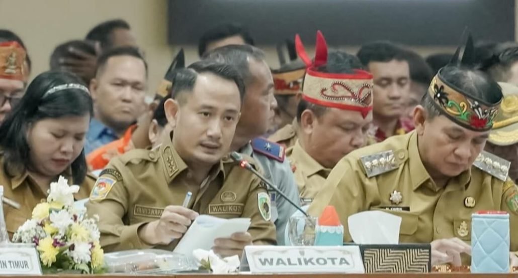 Wali Kota Palangka Raya Hadiri Rakor Optimalisasi PAD Sektor Pertambangan di Provinsi Kalteng