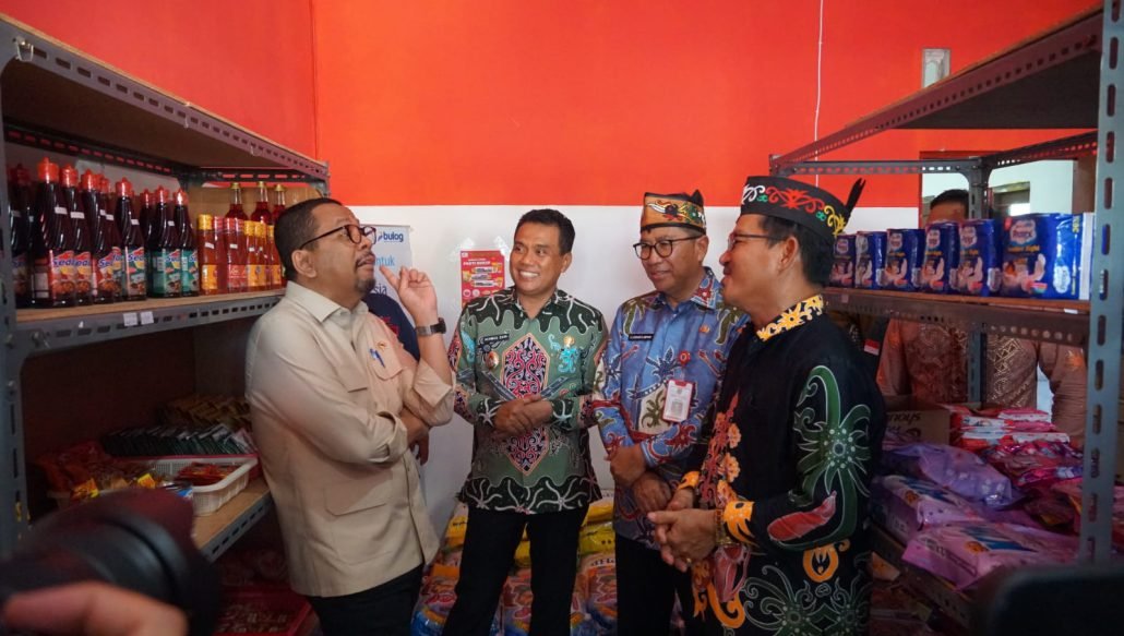 Kepala Staf Kepresidenan RI Tinjau Koperasi Merah Putih Palangka Raya