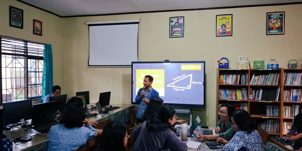 Disdik Palangka Raya Percepat Transformasi Digital melalui Pendampingan Coding dan AI