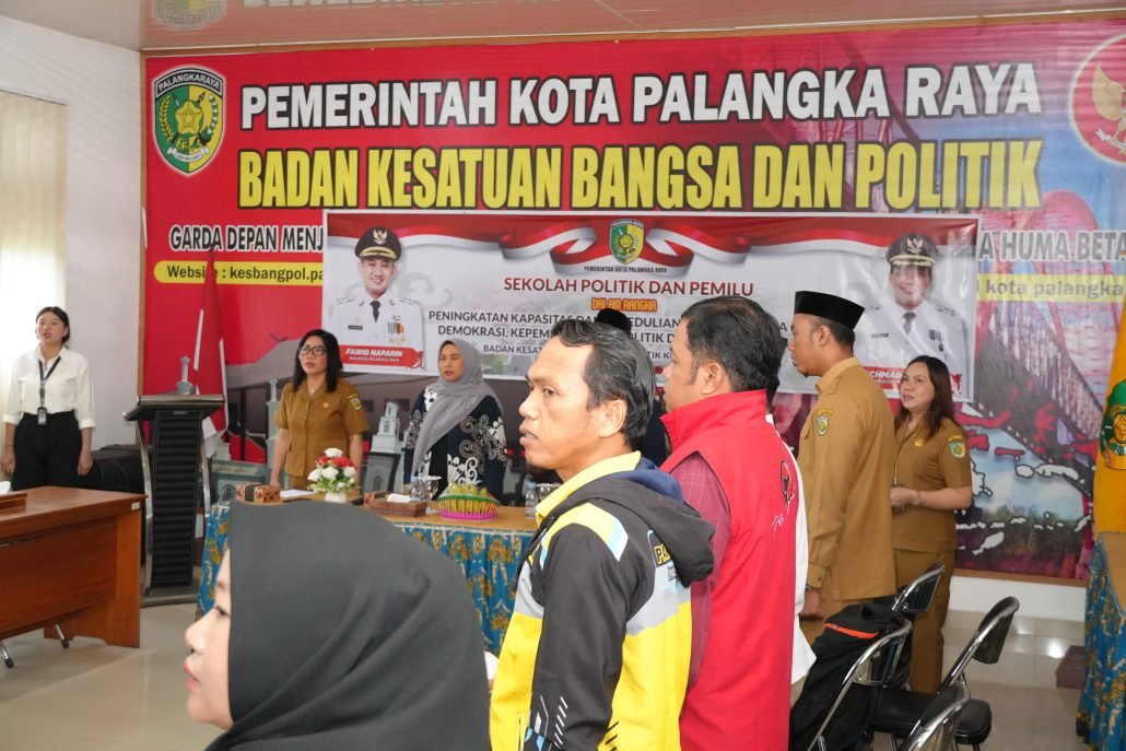 Kesbangpol Palangka Raya Gelar Sekolah Politik untuk Tingkatkan Literasi Demokrasi Pemuda