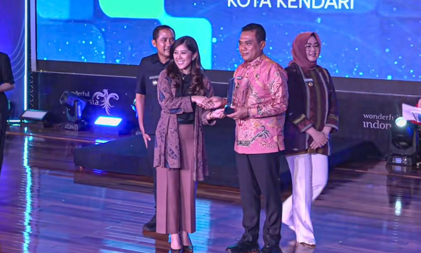 Pemko Palangka Raya Raih Prestasi Layanan Call Center 112 Terbaik se-Indonesia