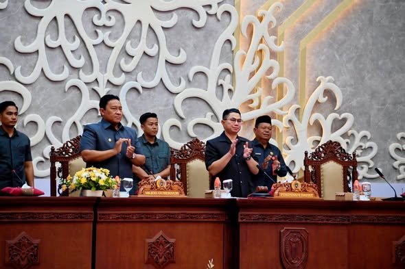 Wagub Edy Pratowo Hadiri Rapur Dewan dengan Agenda Pengumuman Pansus Pembahasan 3 Raperda