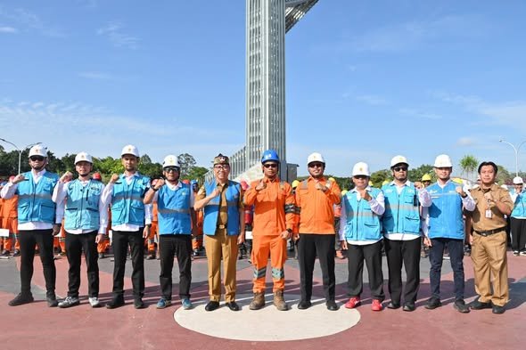 Plt. Sekda Leonard S. Ampung Resmi Buka Bakti Karya PDKB PLN UID Kalselteng Tahun 2026