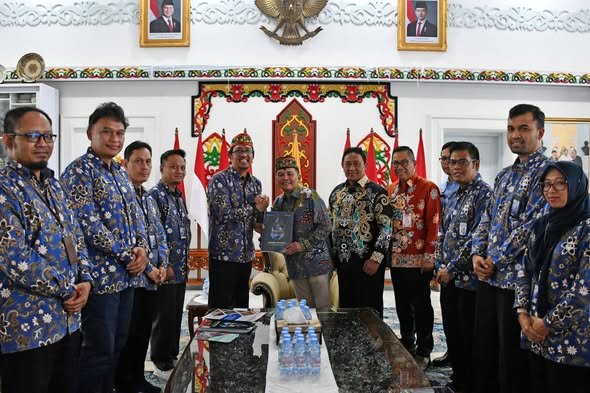 Gubernur Kalimantan Tengah Terima Laporan Eksekutif Daerah Semester II Tahun 2025 dan Policy Brief dari BPKP