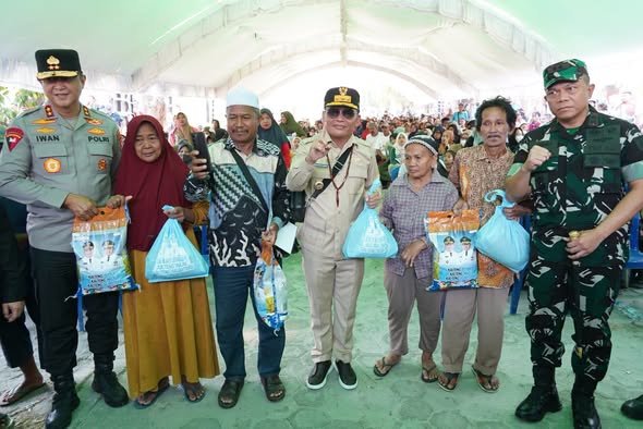 Gubernur Agustiar Sabran Buka Pasar Murah di Kobar, 3.565 Paket Sembako Gratis Disalurkan