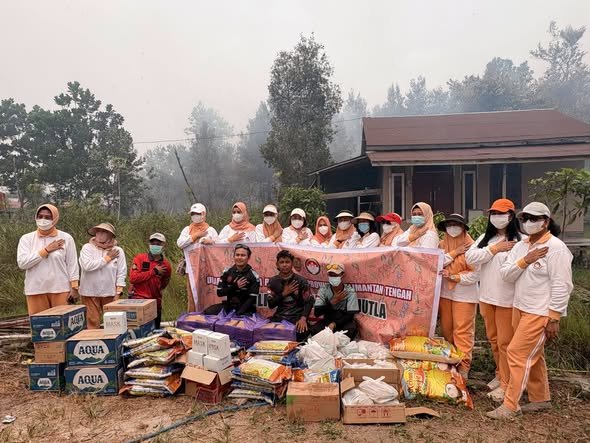 DWP Kalteng Salurkan Bantuan untuk Warga dan Relawan di Tengah Karhutla