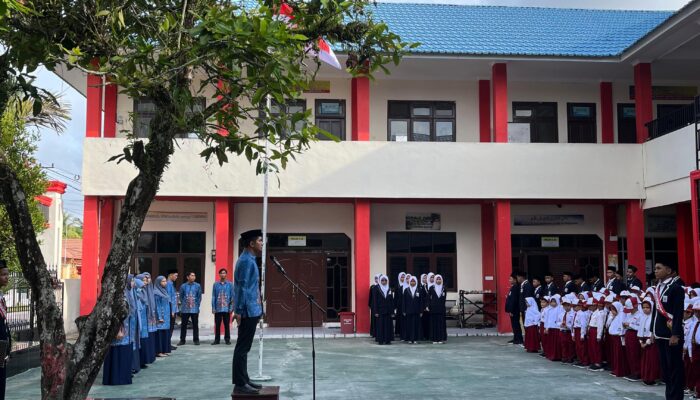 Hari Pertama Masuk Sekolah 2025, SDIT dan SMPIT Al-Qonita Palangka Raya Langsung Upacara dan Belajar