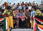 Bangun Pariwisata Berkelanjutan, Gubernur Agustiar Sabran Resmi Luncurkan Kapal Wisata Susur Sungai