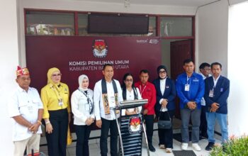 Resmi! Jimmy-Inriaty Jadi Pendaftar Pertama di KPU Barito Utara