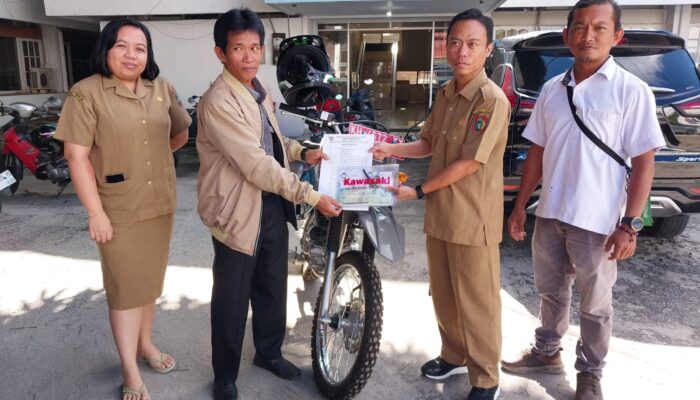 Sentuhan Gubernur untuk Pendidikan Pelosok, SMAN-1 Batang Kawa Dapatkan Fasilitas Baru Mulai dari Motor Dinas Hingga Internet Starlink