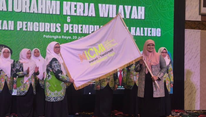 Prof. Hamdanah Resmi Pimpin Perempuan ICMI Kalteng: Siap Tingkatkan Kapasitas Wanita